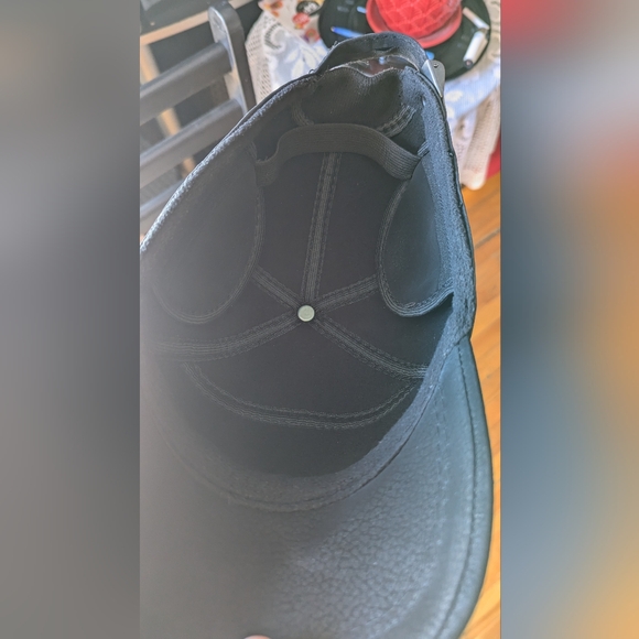 Unisex cap/hat for winters - Picture 4 of 5